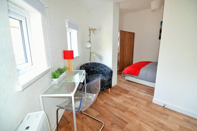 Great room with own lounge (TR) Main Photo