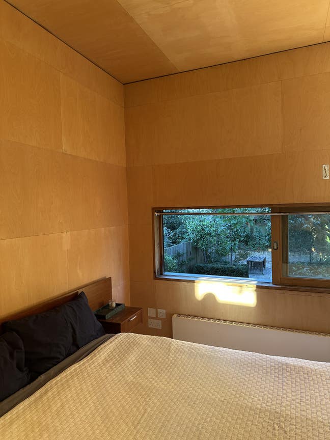 Double room available in semi-detached house Main Photo