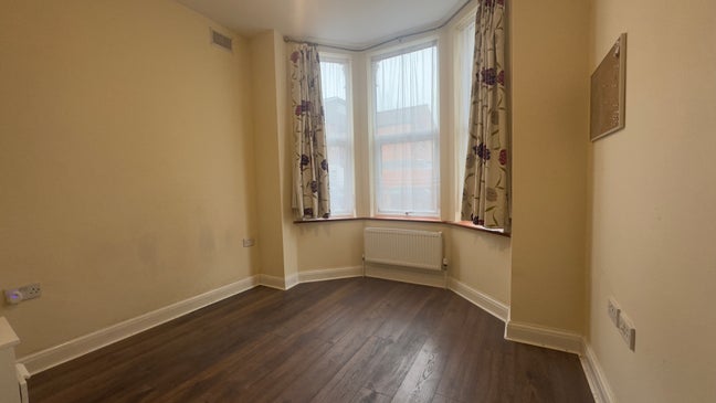 Bills Included Studio - Cricklewood NW2 (Zone 2/3) Main Photo