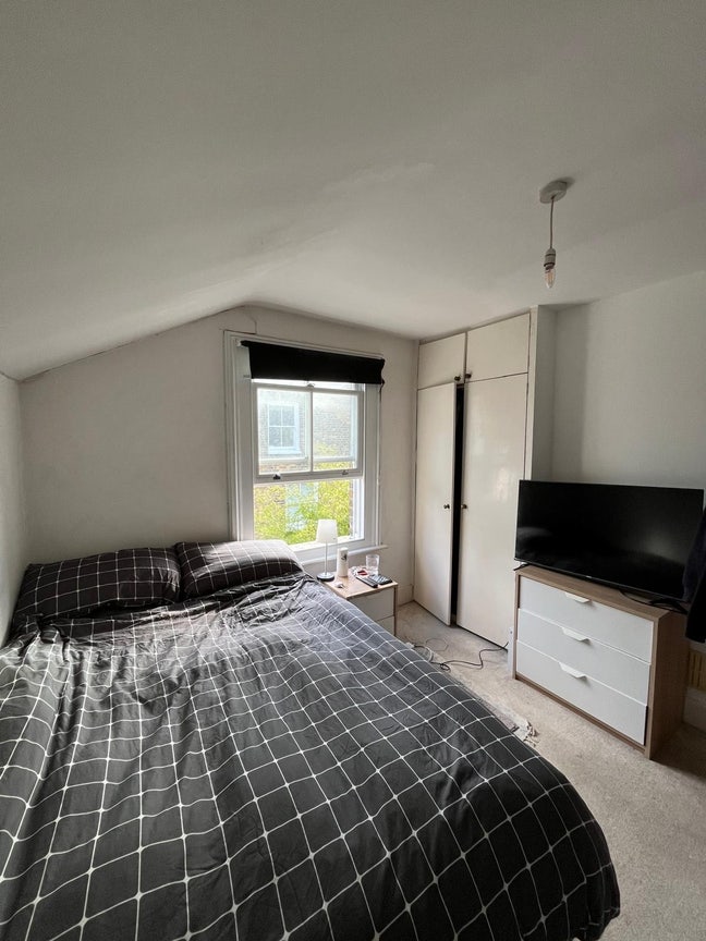 Sublet in Bright Room by Clapham Common Main Photo