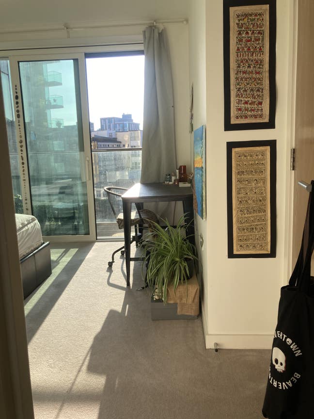 🌿 Spacious Ensuite Room with Balcony-2 mon sublet Main Photo
