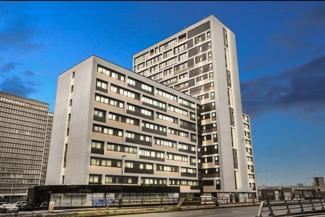 One bedroom flat available ASAP Main Photo