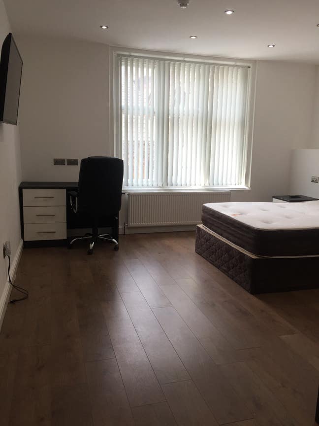 Spacious Studio with a private kitchen  Main Photo