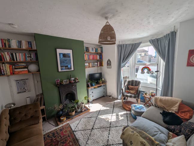 Room Available Easton! Main Photo