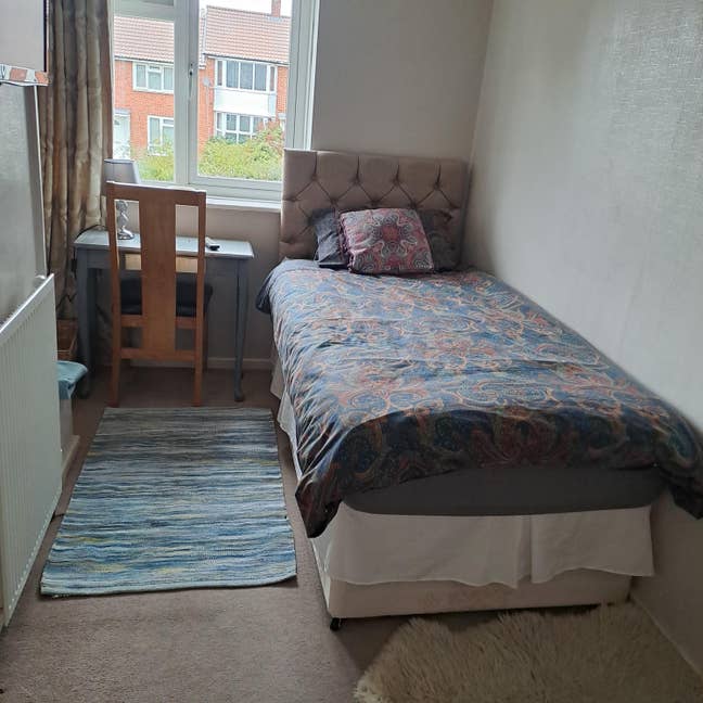 Single ROOM available Monday to Friday ONLY  Main Photo