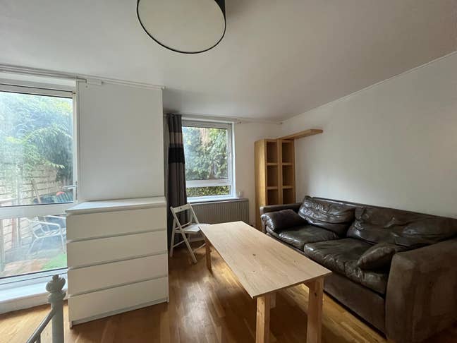 🌿 3-Bed Flat with Separate Living Area & Garden Main Photo