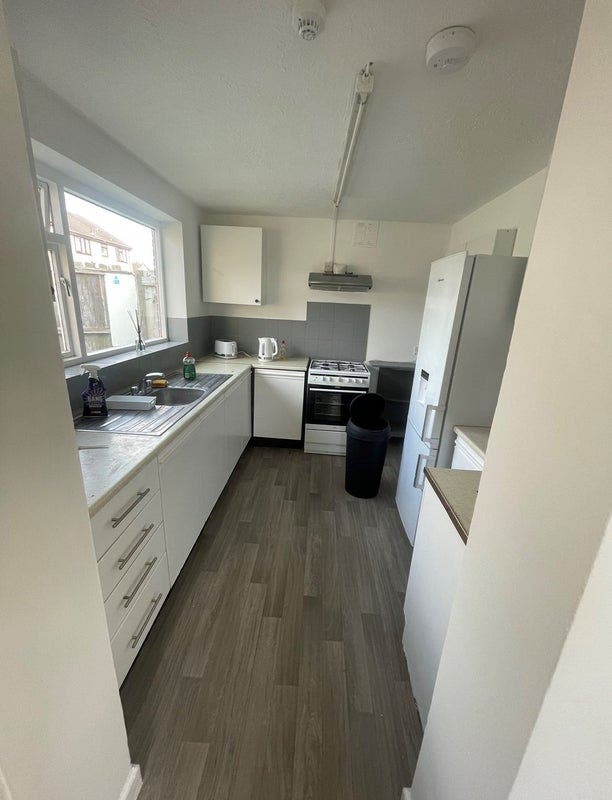 Double Room in a Shared House, BH10 Main Photo