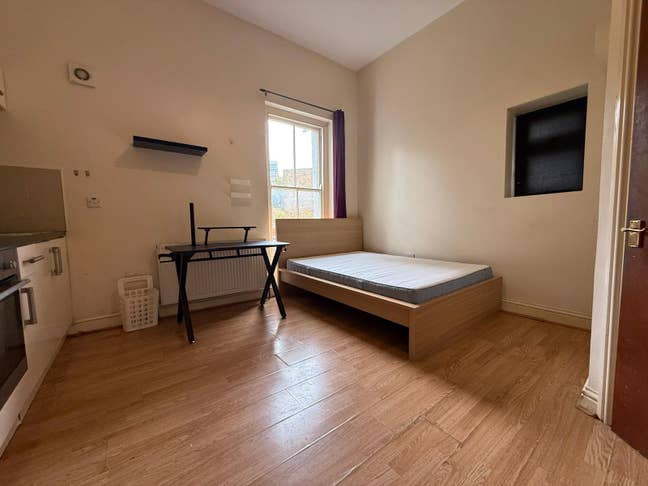 Studio Flat | Brixton  Main Photo