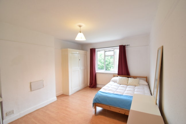 Bright Double Room – Willesden Green  Main Photo