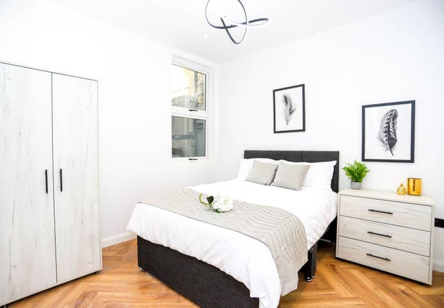 Two Modern Bedrooms in Gorgeous Earlsfield Home Main Photo