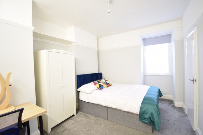 3 Rooms Available in West Acton !  Main Photo