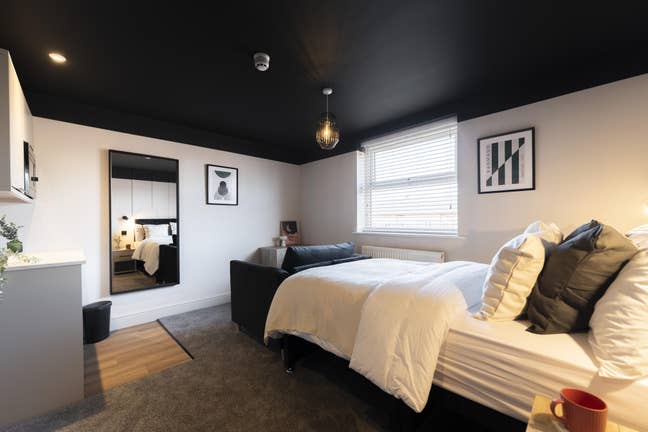 😍Luxury En-Suite Studio Available In Stretford😍 Main Photo