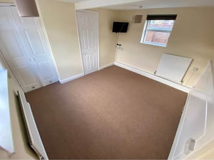 Room for rent with parking and en-suite  Main Photo