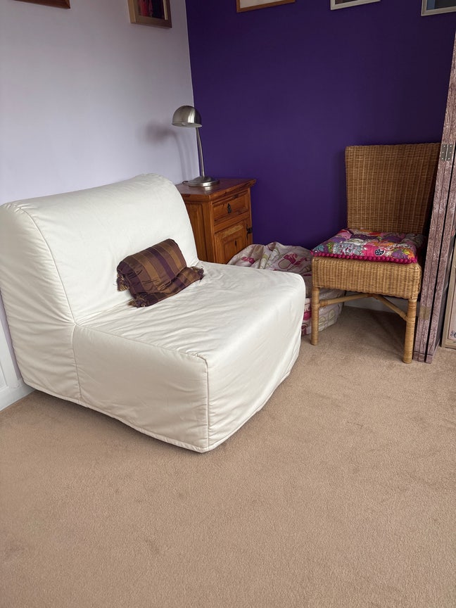 Large room in the house to rent Main Photo