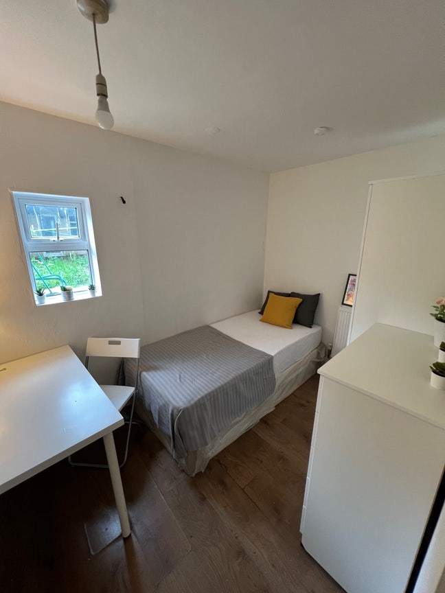 Super Cheap Single Room in Willesden Green Main Photo