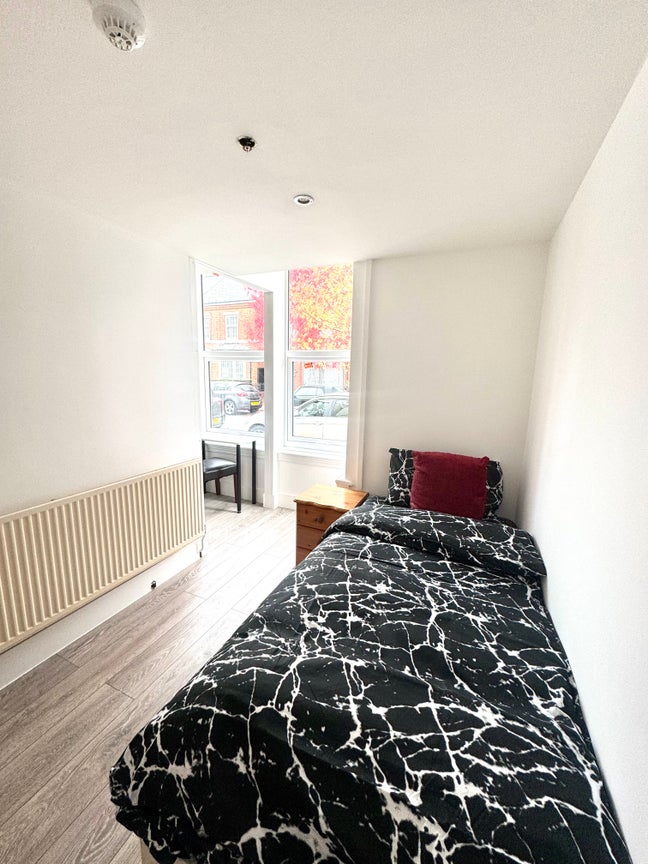 Walsall, Pleck Rooms & Studios Main Photo