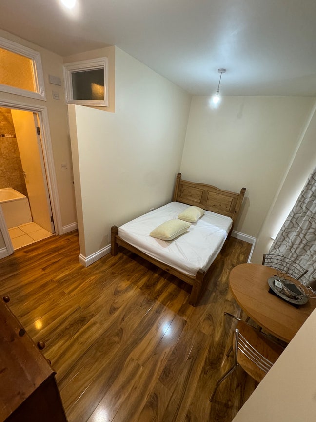 En- Suite rooms!! Thornton Heath Main Photo