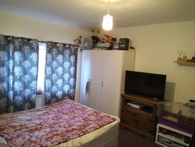  Room 2, 30 Mayville Avenue – Available Now in LS6 Main Photo
