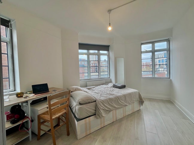 Double room with views over London Main Photo