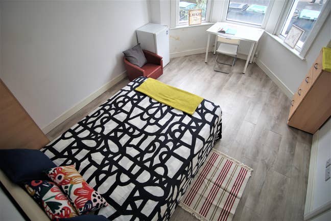 Double Room in Seven Sisters-Living Room Main Photo