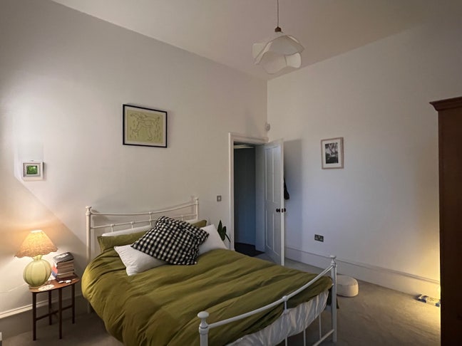 Converted ground floor flat 500m from the beach  Main Photo