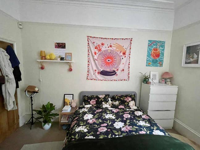 Nice double room Available end of October Main Photo