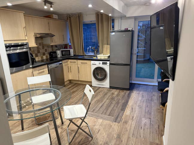 Newly Refurbished Large Rooms, Wapping,Tower Hill Main Photo