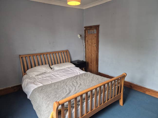 Double room in a Two bedroom townhouse Main Photo