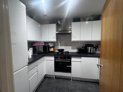 Fully Furnished | Free Gym, Sauna|  Bills Incl Main Photo