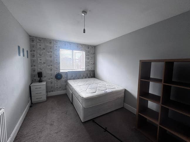 Furnished Double Room Chigwell | Available NOW Main Photo