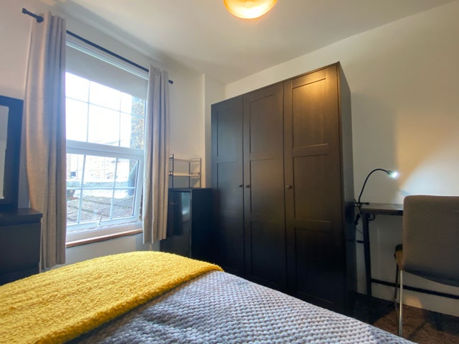 Quaint Double Bedroom / Town Centre / Quiet  Main Photo