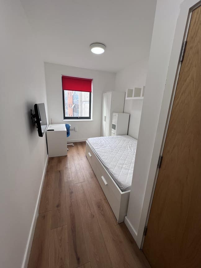Urgent Re-Let in Great Location Near to Lime Ss Main Photo