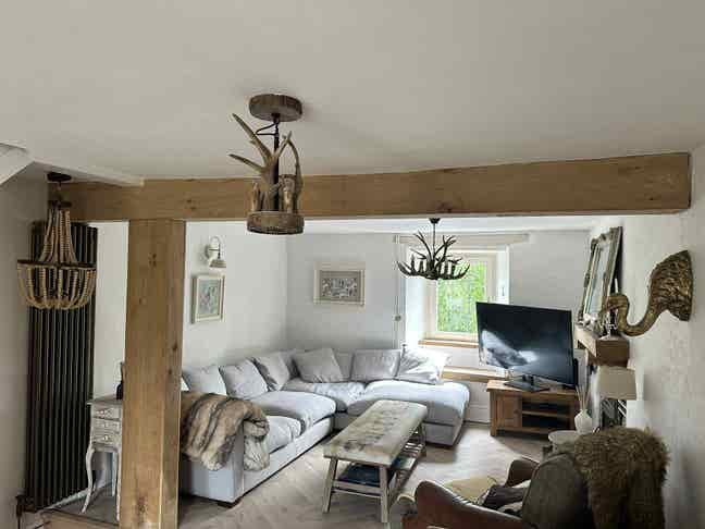 Beautifully Refurbished Cottage with Hot Tub & Gar Main Photo