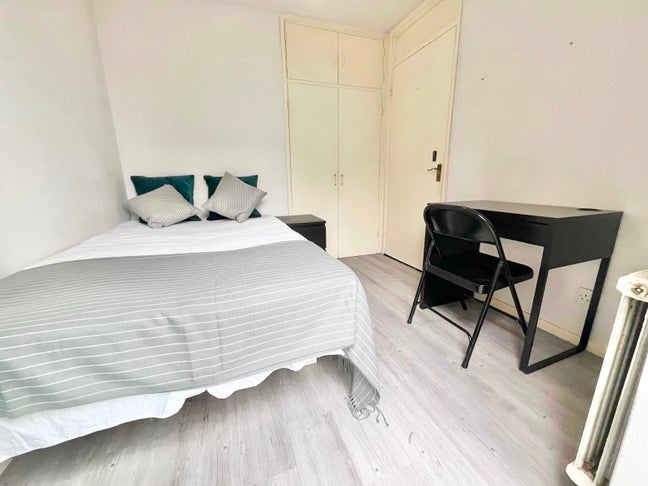 Paddington Amazing Room - Close to Station! Main Photo