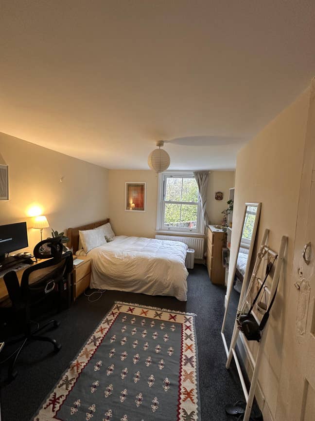 Double room in large terraced house Oval Main Photo