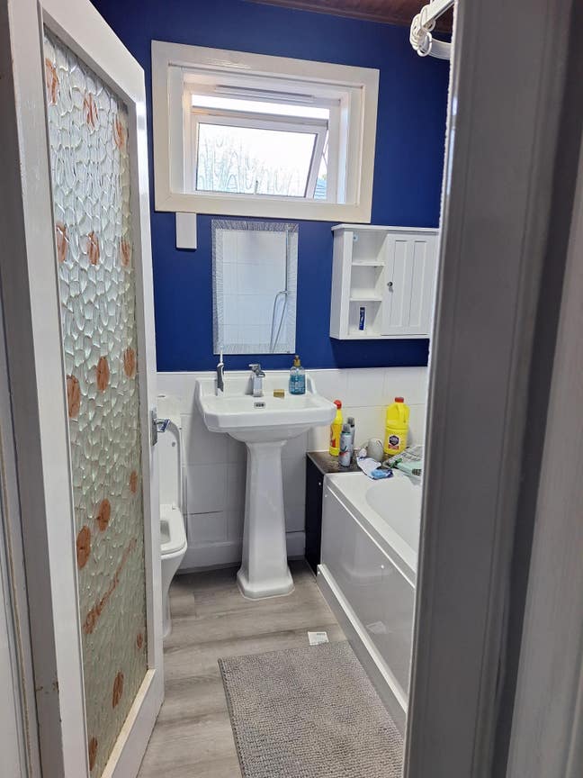 2 large double bedrooms in a bungalow - Craigleith Main Photo