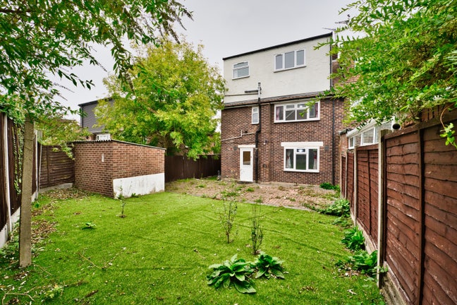 Elegant 5 Bed 2 Bath House in Southgate N14 Main Photo