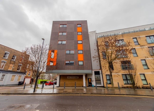 Bow/ Mile End large Double room Available! Main Photo