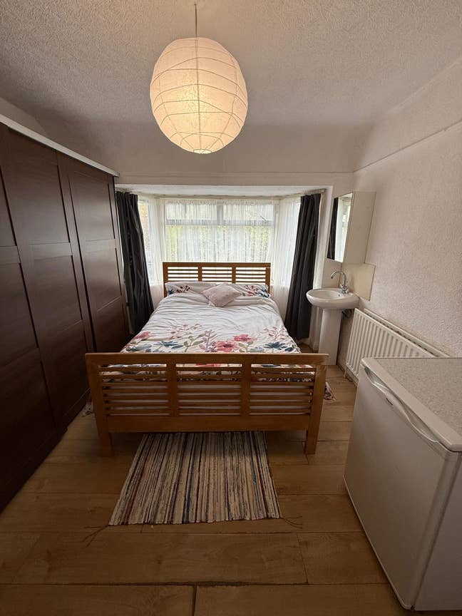 Beautiful Bright room available to rent in Wembley Main Photo