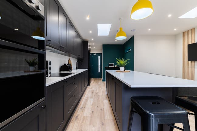 The Easy Choice: Ensuite,Nil Deposit,Great Links Main Photo