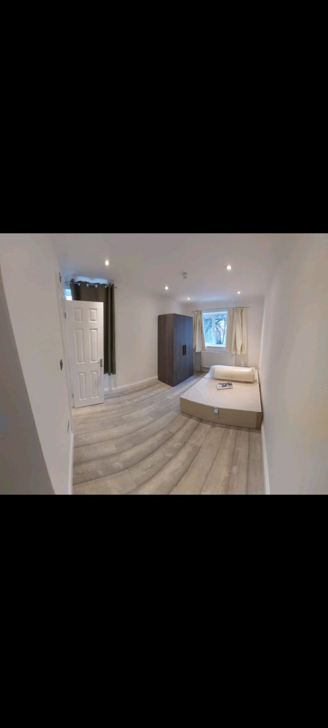 New En-suite rooms available in E13 Plaistow  Main Photo