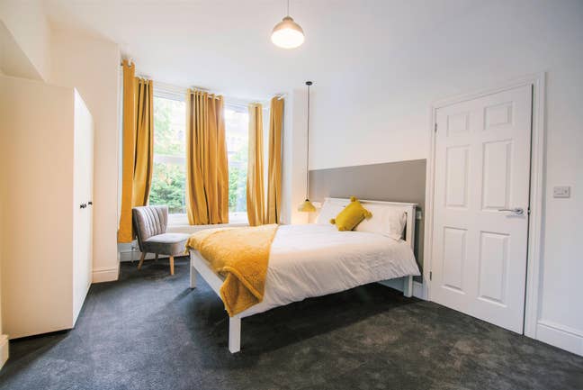 2 Awesome Ensuite Rooms - Mutley Main Photo