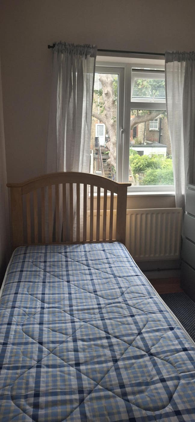 Single Room -  for female student only Main Photo