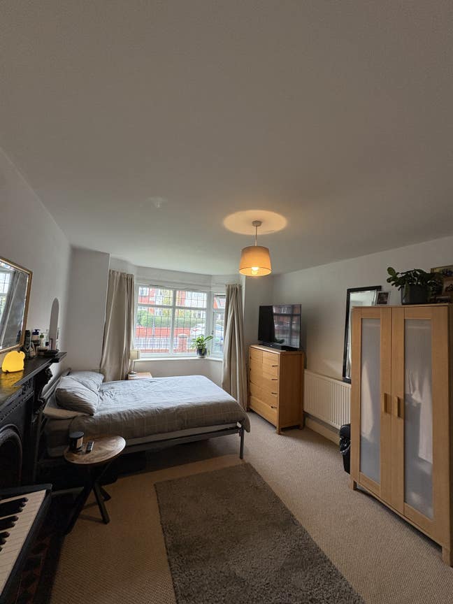 Stylish Double Room – Prime East Didsbury Main Photo