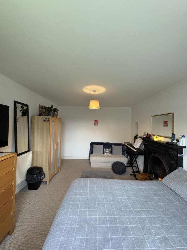 Spacious Double Room in East Didsbury Main Photo