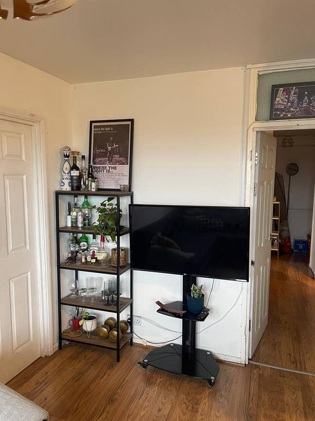 Double bedroom in Stockwell with skyline views!! Main Photo