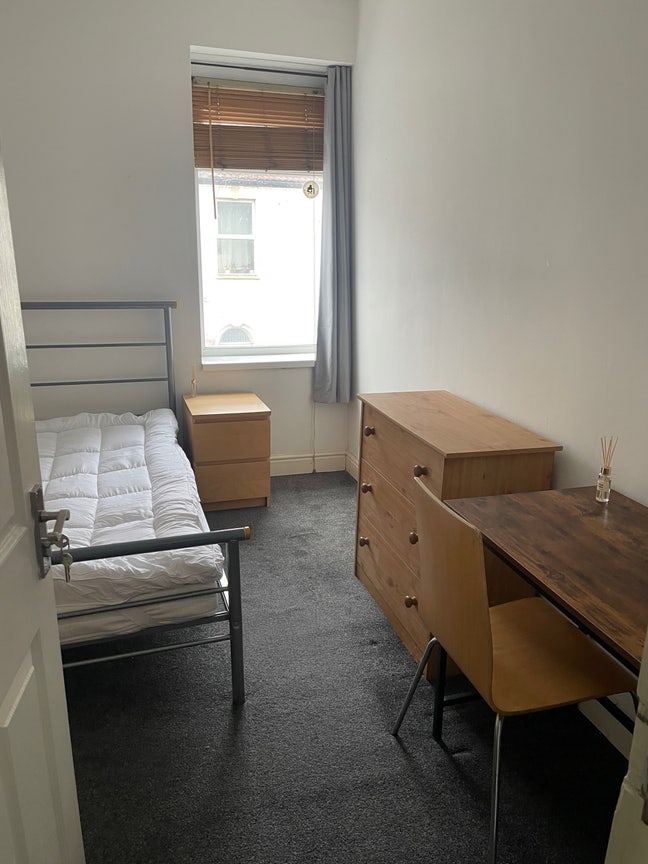 [URGENT] Tenancy take over Augusta street Main Photo