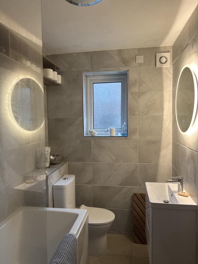 A double room located in Southbourne  Main Photo