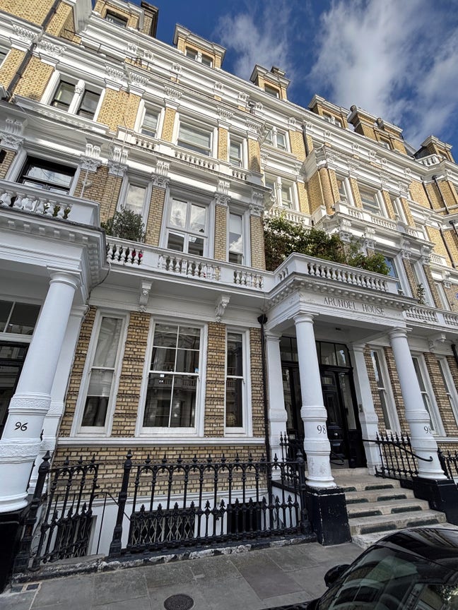For rent - room in South Kensington with bathroom Main Photo