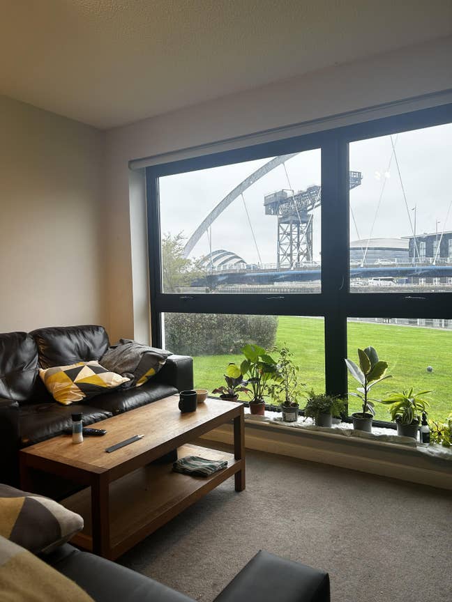 1-Month Short-Term Let, Flat with Clyde View.  Main Photo